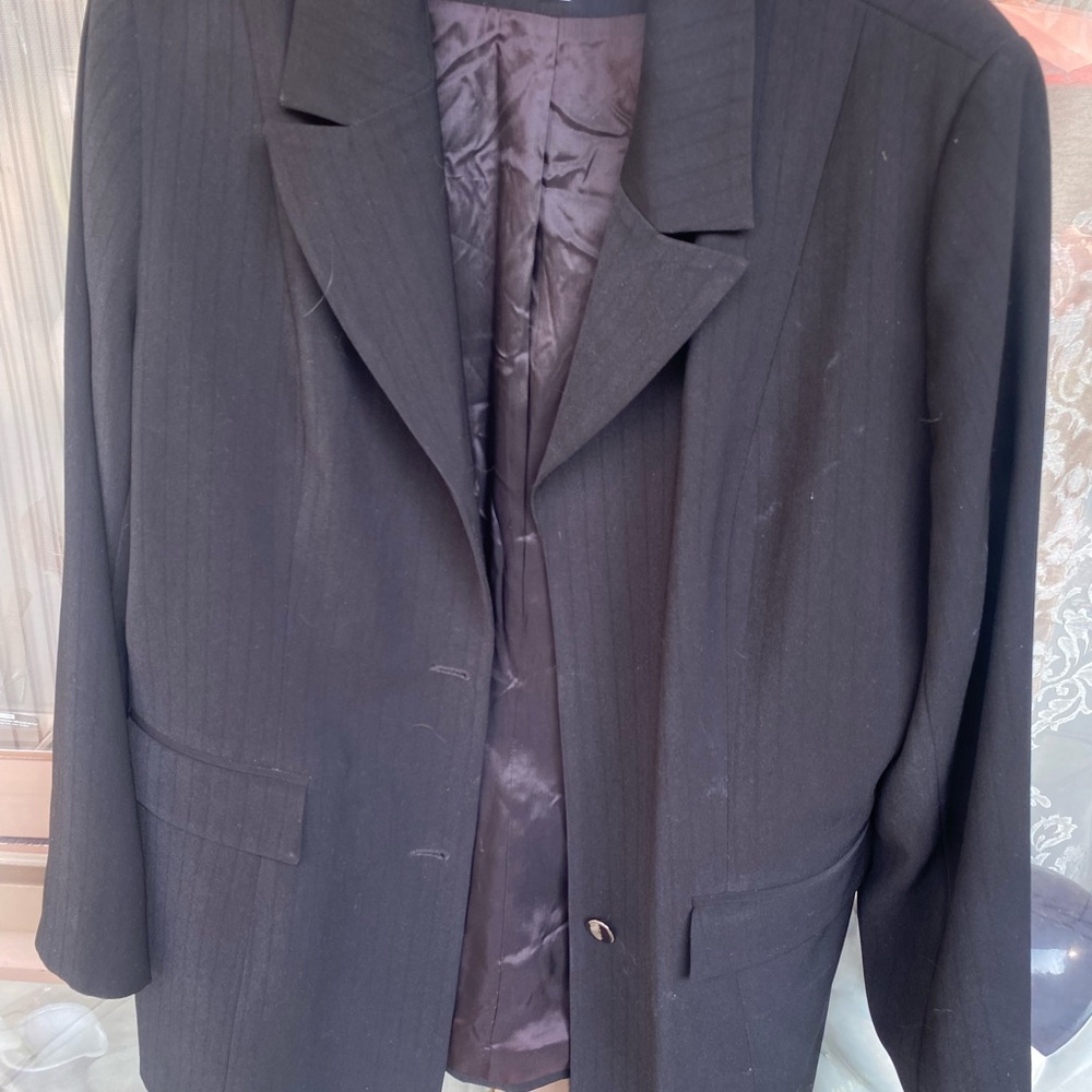 D’Orna  suit jacket/Blazer  with Notched Lapels and Textured Fabric size